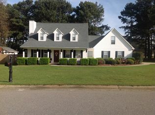100 York Pl, Warner Robins, GA 31088