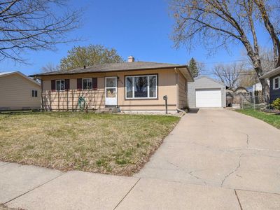 2500 E 19th St, Sioux Falls, SD, 57103