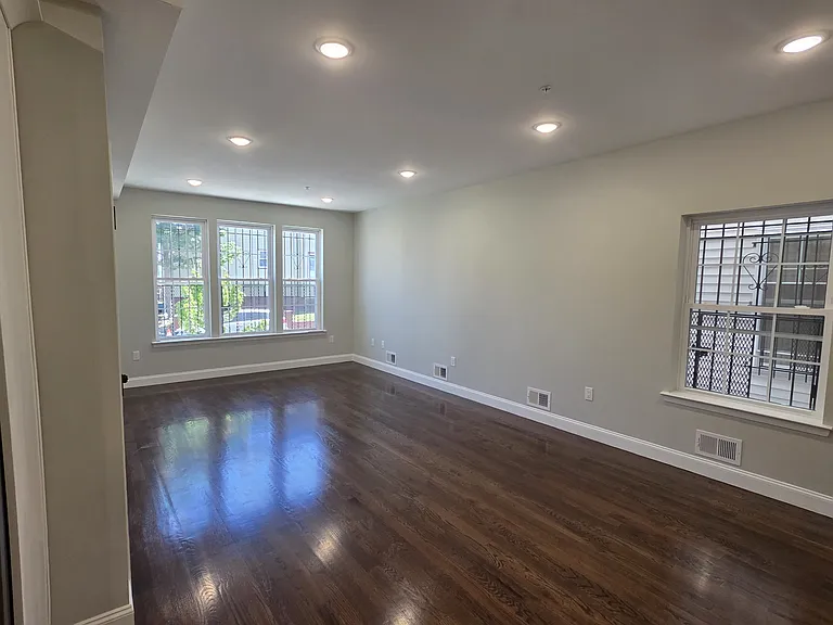 36 Shaw Ave #2 — Photo 8
