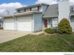 12 Woodbury Hl, Springfield, IL 62711