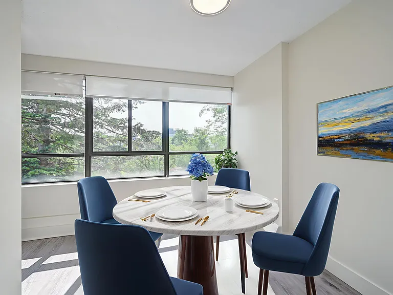 30 Westheights Dr — Photo 3