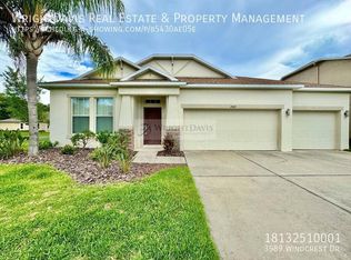 3989 Windcrest Dr, Zephyrhills, FL 33544