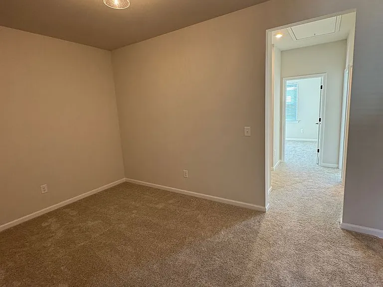 8911 Nettleton Ave — Photo 21