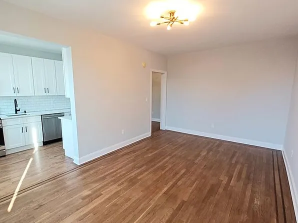4402 Newtown Rd #3B, Long Island City, NY 11103