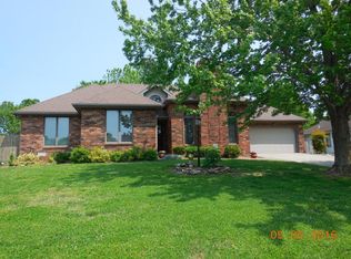 3994 N Pickwick Ave, Springfield, MO 65803
