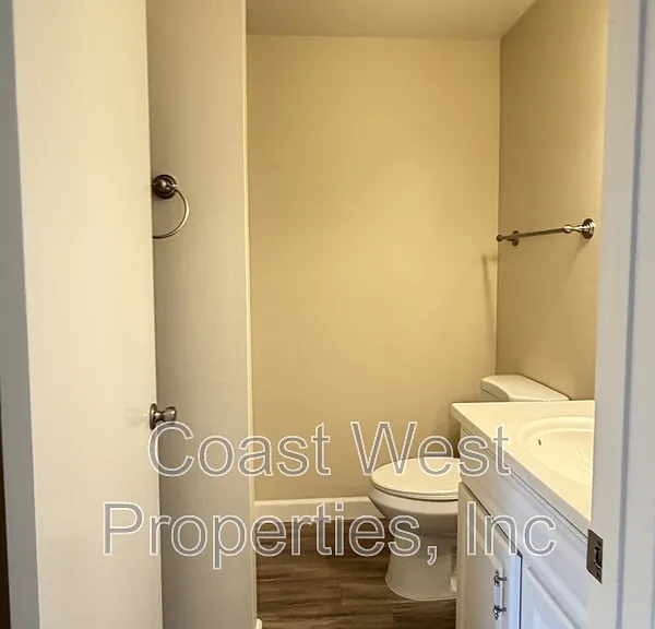 297 Acacia Ave #A — Photo 16