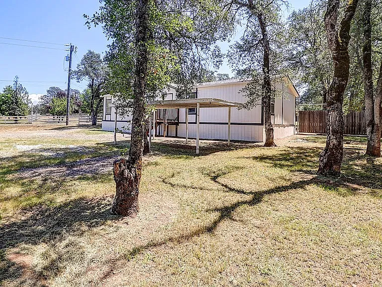 3 bed, 1456 sqft, $2,500 — Photo 2