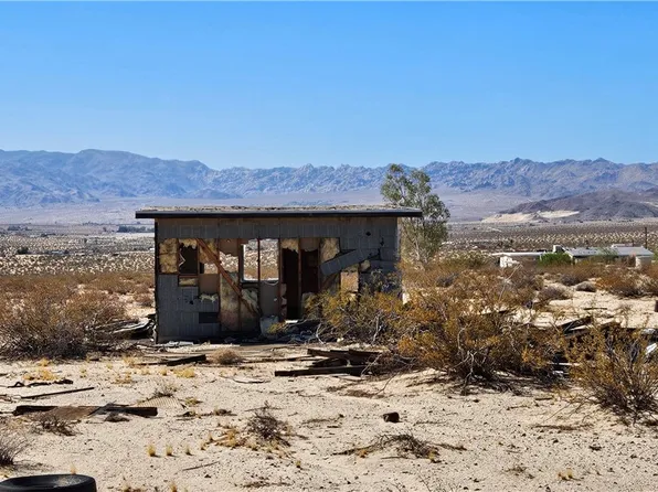 800 Pioneer Trl #29, Twentynine Palms, CA 92277