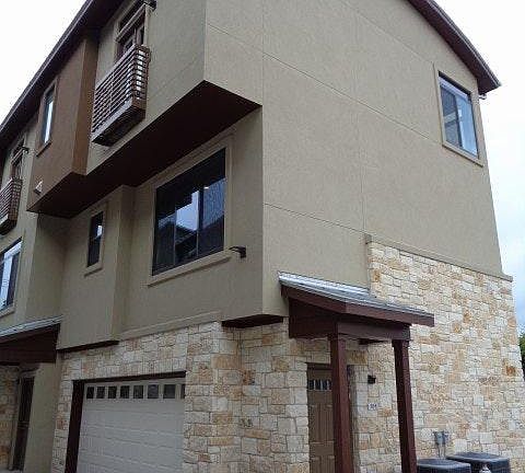 End Unit with private entrance