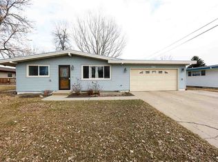 505 20th St SW, Minot, ND 58701