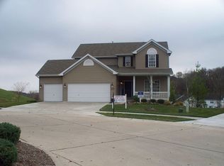 6836 Eagles View Dr, Pacific, MO 63069