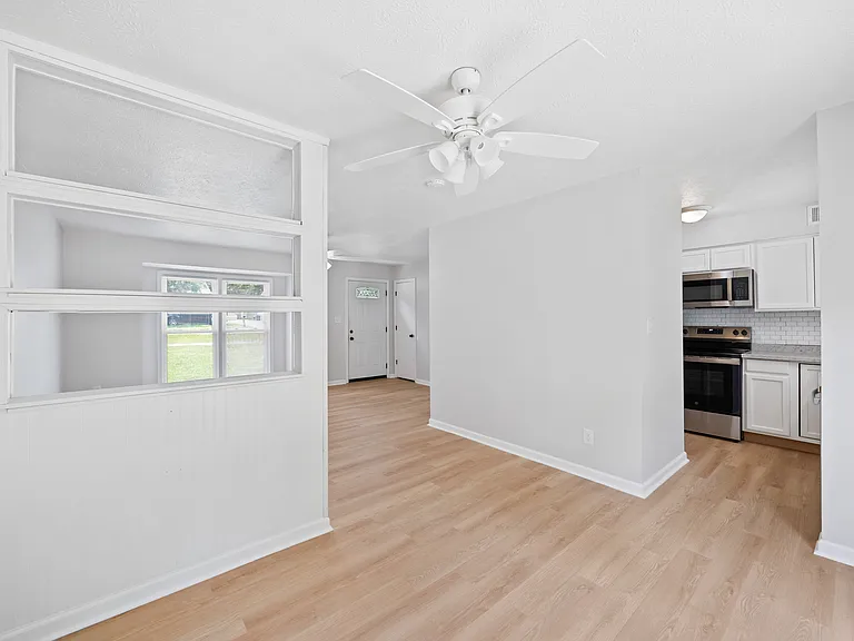 11413 Deham Dr — Photo 9