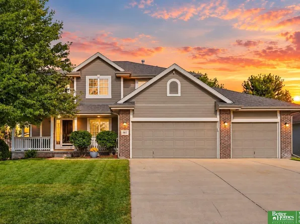10611 S 211th St, Gretna, NE 68028