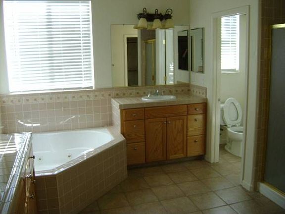 4th image of 5747 Westchester Cir