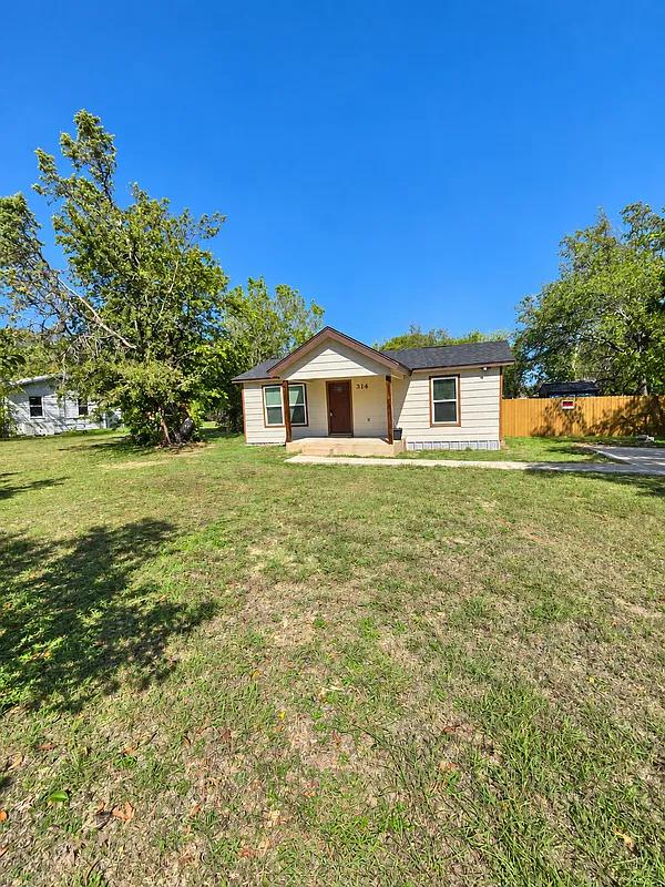 2 bed, 1.0 bath, 800 sqft, $1,000 — Photo 1