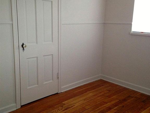 3rd image of 405 Archer Dr