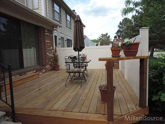 2nd image of 38864 Golfview Dr E