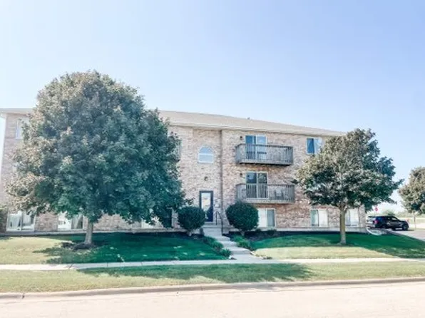 575 Strack St Unit 303, Cortland, IL 60112
