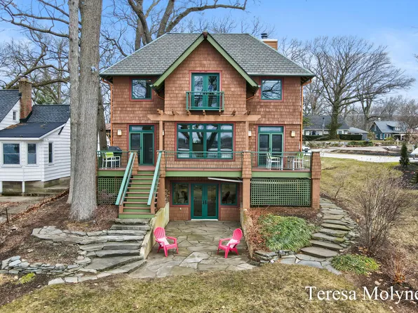 628 Lawn Ave, Holland, MI 49424