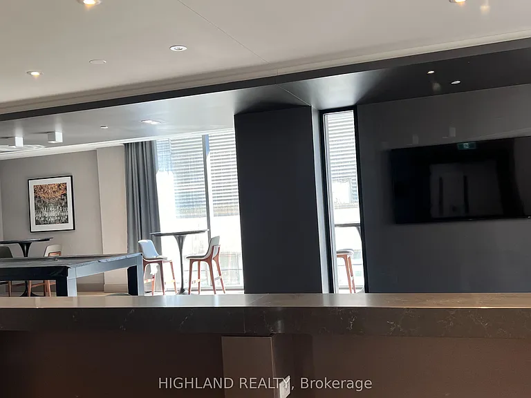 8 Cumberland St #3802 — Photo 34