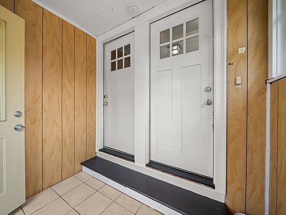 3rd image of 15 Shirley St