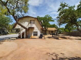 321 W Park St #4, Fredericksburg, TX 78624