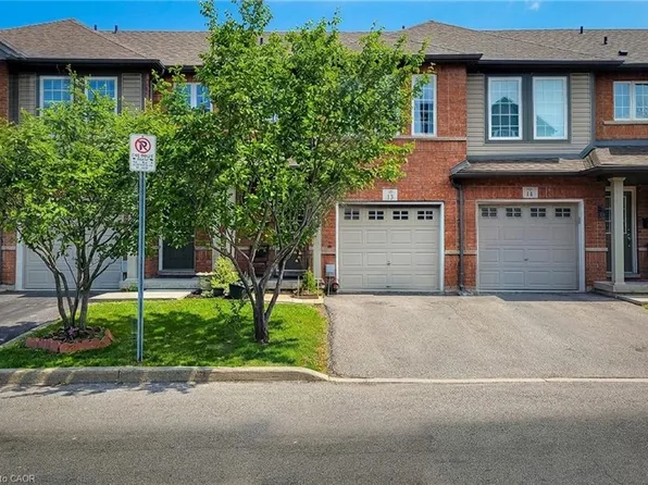 151 Green Rd #13, Hamilton, ON L8G 3X2