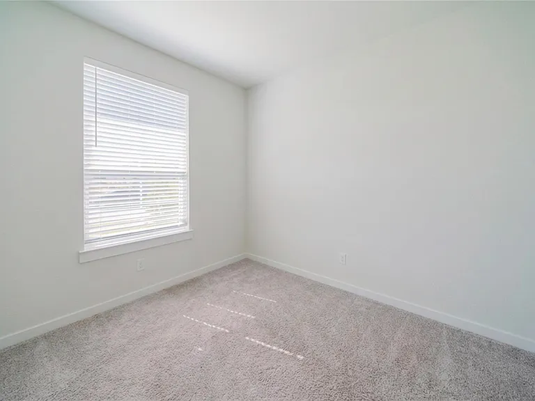 21802 Blue Daisy Ct — Photo 24