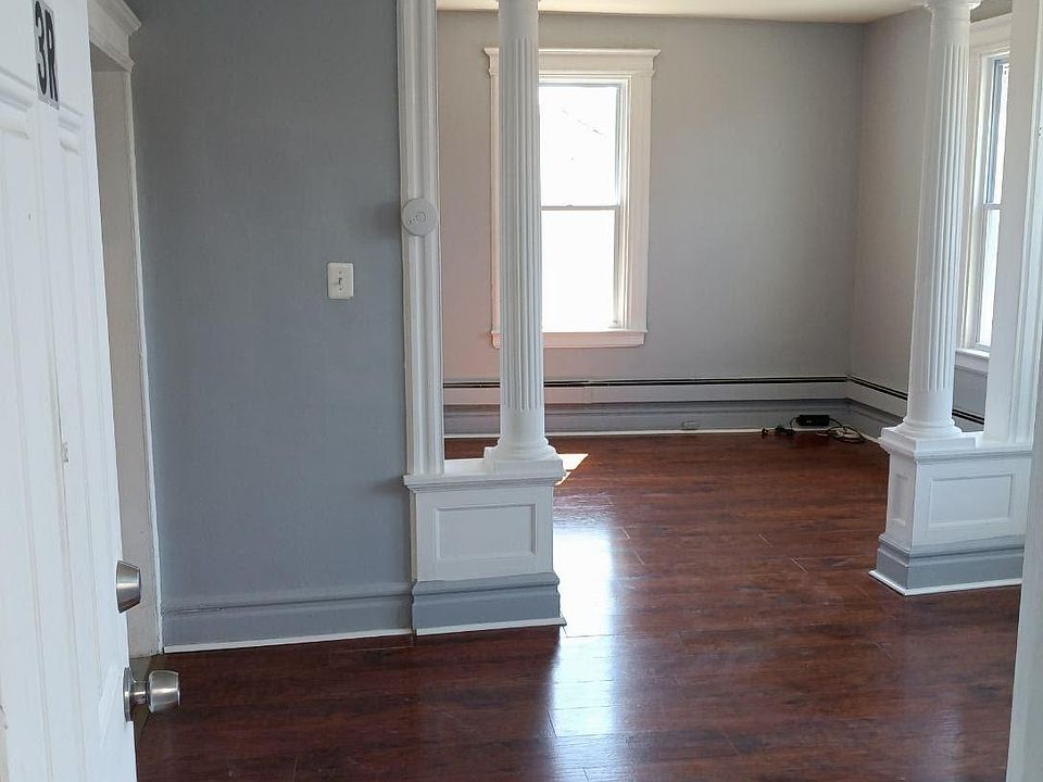 2nd image of 412 Dodd St #3