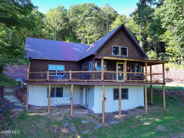 1077 Queen Rd, Claysburg, PA 16625