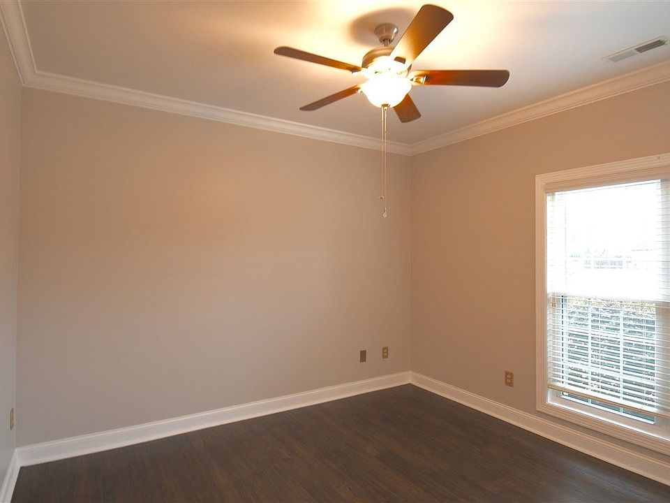 2nd image of 202 Deer Field Ct