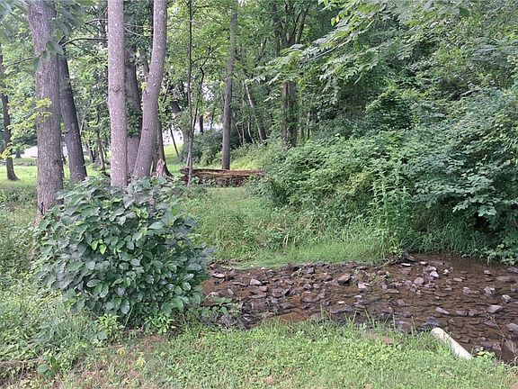 2nd image of 131 Hopwood Coolspring Rd N