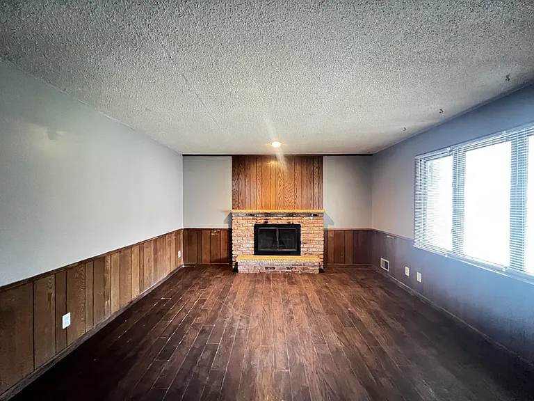 7725 Tessman Dr N — Photo 6