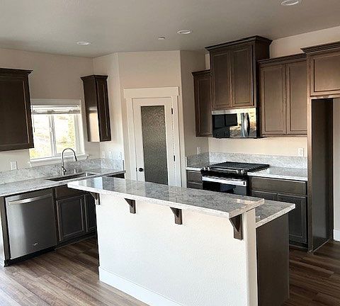 4th image of 956 Pearson Rd