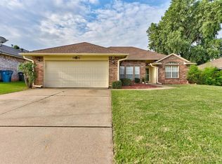 1912 Dena Dr, Edmond, OK 73003