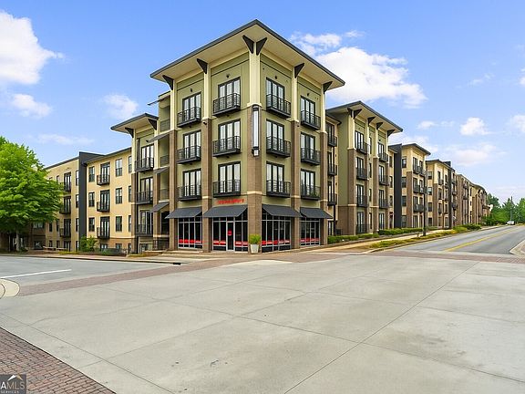 3rd image of 5300 Peachtree Rd Unit 1608