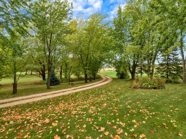 N6816 Pierce Rd, Mayville, WI 53050