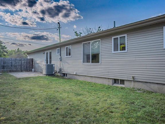 4th image of 6453 Meadowwood Ln