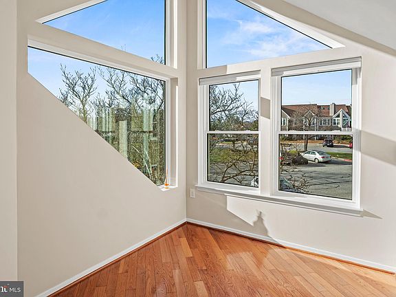 5th image of 7671 Stony Creek Ln Unit A