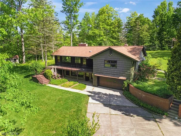 12718 Webster Rd, Strongsville, OH 44136