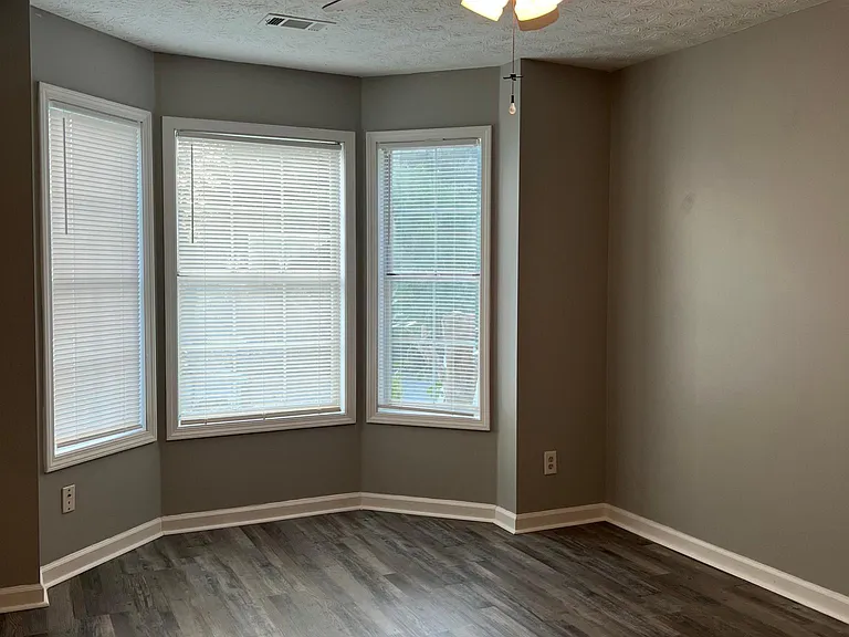 695 Paris Dr — Photo 17