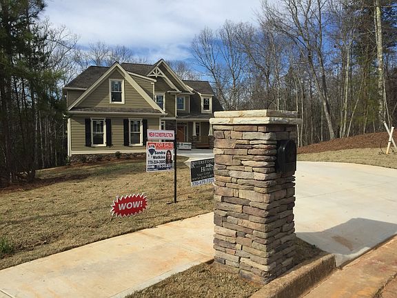 2nd image of 304 Chestnut Oak Ln