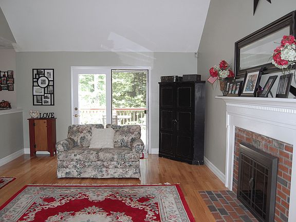 5th image of 4 Hannah Currier Cir