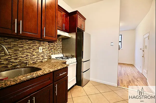 Rented by Hagstrom Management Inc | media 4