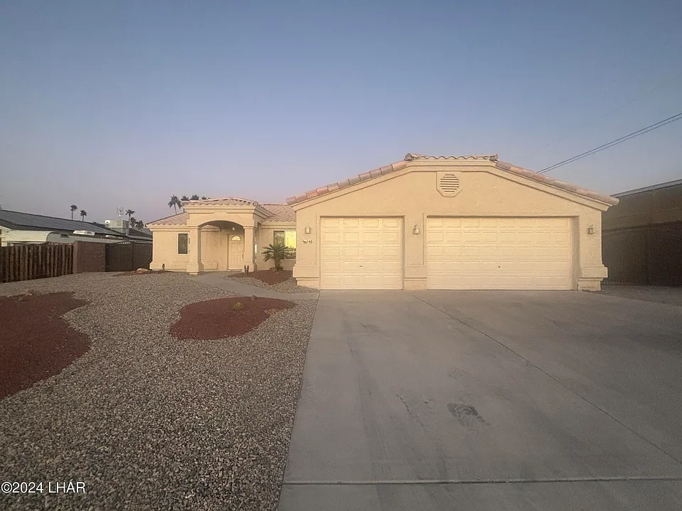 140 Lafayette Ln