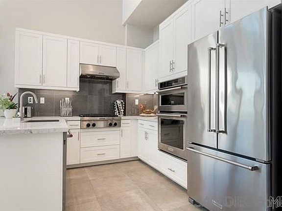 3rd image of 8587 Aspect Dr