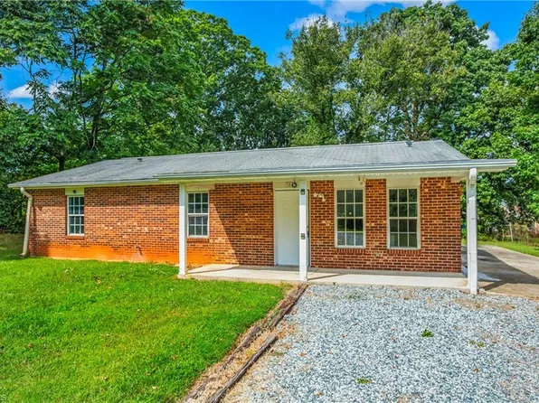 3824 Sterling Park Ct, Winston Salem, NC 27105