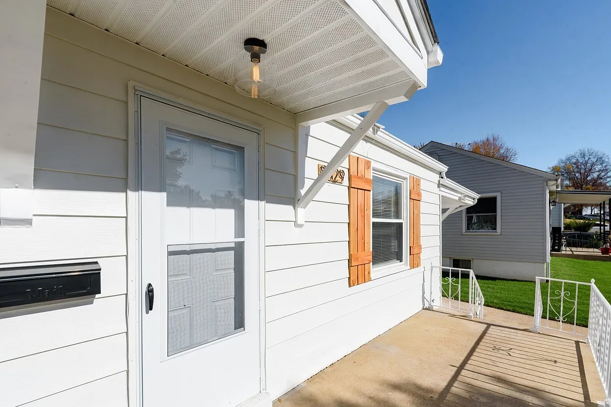 3 bed, 1990 sqft, $3,600 — Photo 2