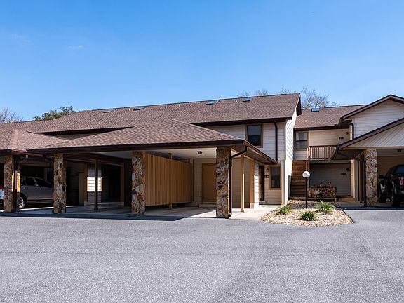 2nd image of 270 E Glassboro Ct Building 17-1B