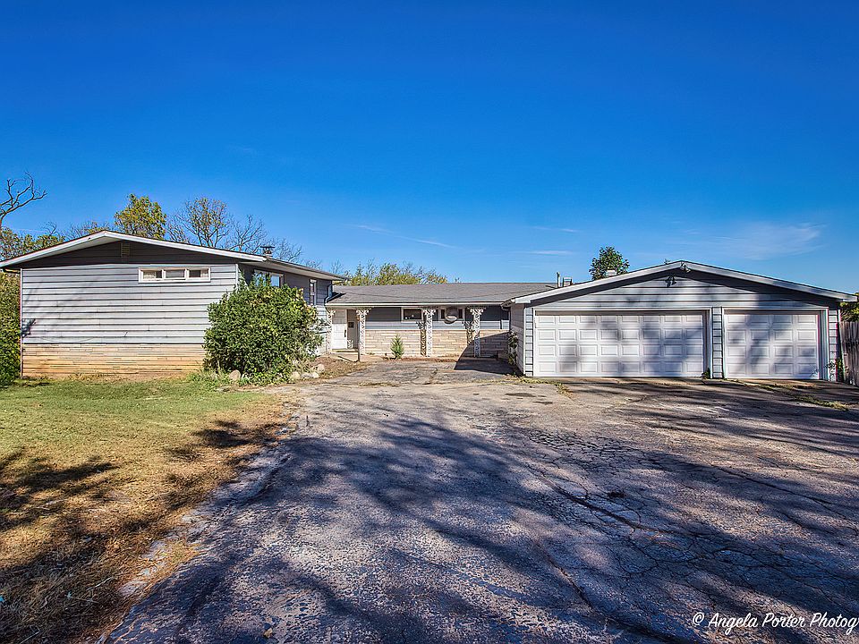 1st image of 24072 W Hawthorne Ln